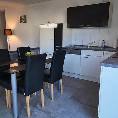 Casa Fridolin - Messe & Zeppelin Apartments Διαμέρισμα Φριντρισχάφεν